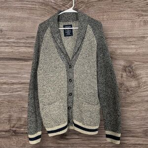 American Eagle Outfitters Men’s Gray light and Gray dark Long sweater.